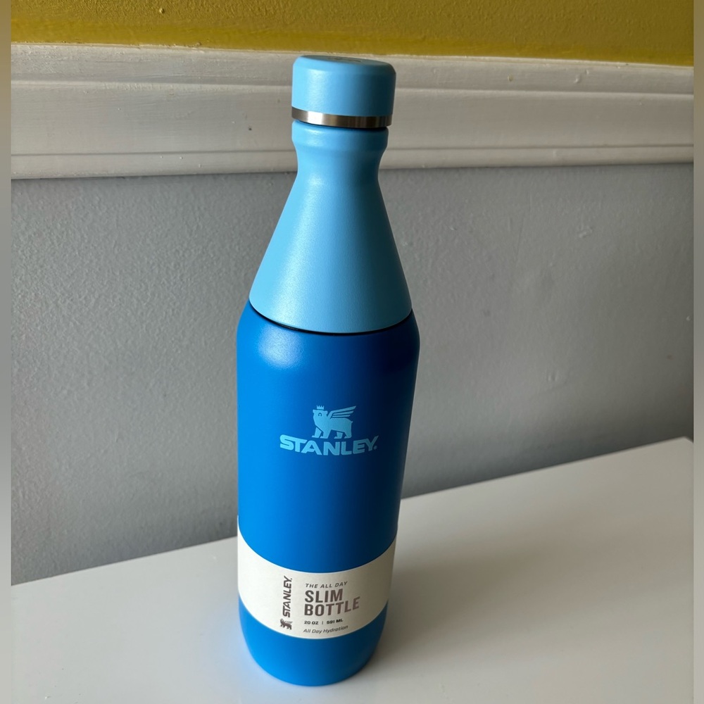 New Stanley 20 Oz blue All Day Slim water bottle stainless steel